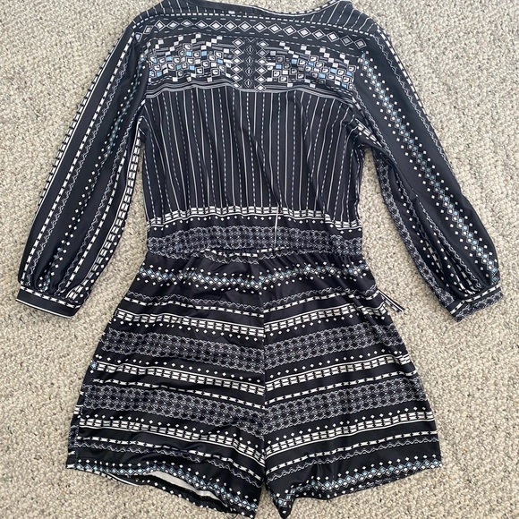 Bette-Geometric print cutest little romper. Super comfy. New without tags. - Picture 2 of 2